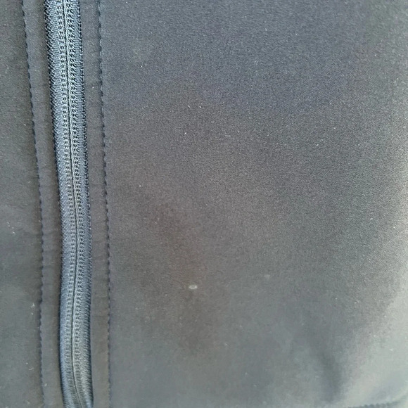 Tech by Tumi Men’s Black Mid Weight Soft Shell Water Resistant Jacket Size Large - Picture 9 of 10